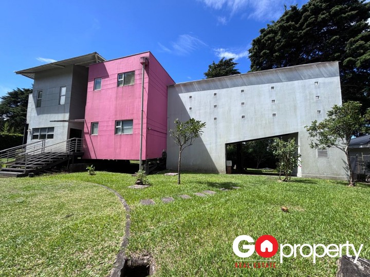 Venta Casa con lote de 1.920m² - San 